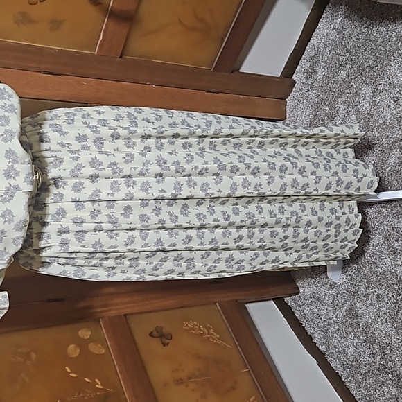 Vintage Buttery Yellow Floral Day Dress - Picture 4 of 15